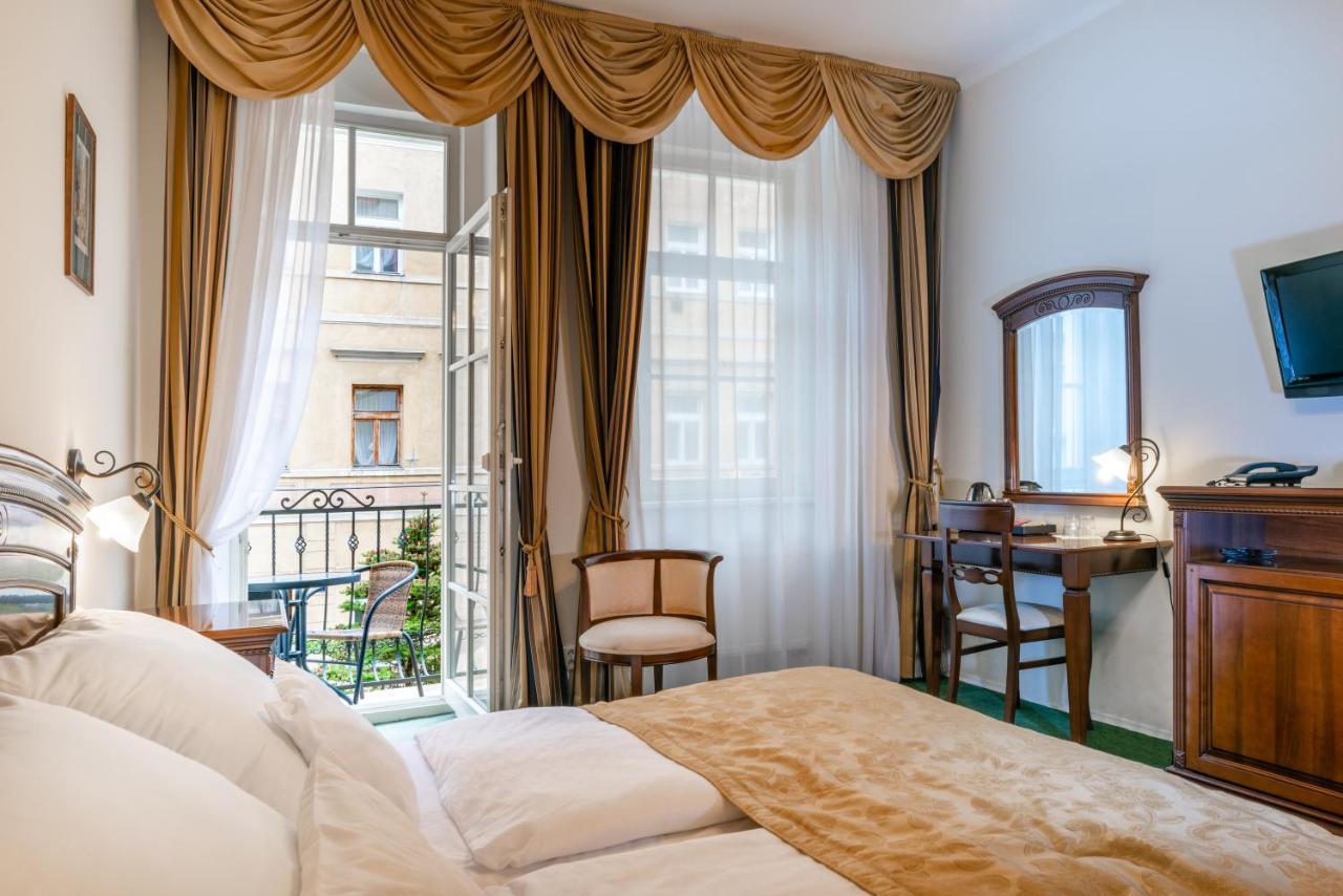 Comfort Double Room or Twin Room Wellness Swimming Pool Access