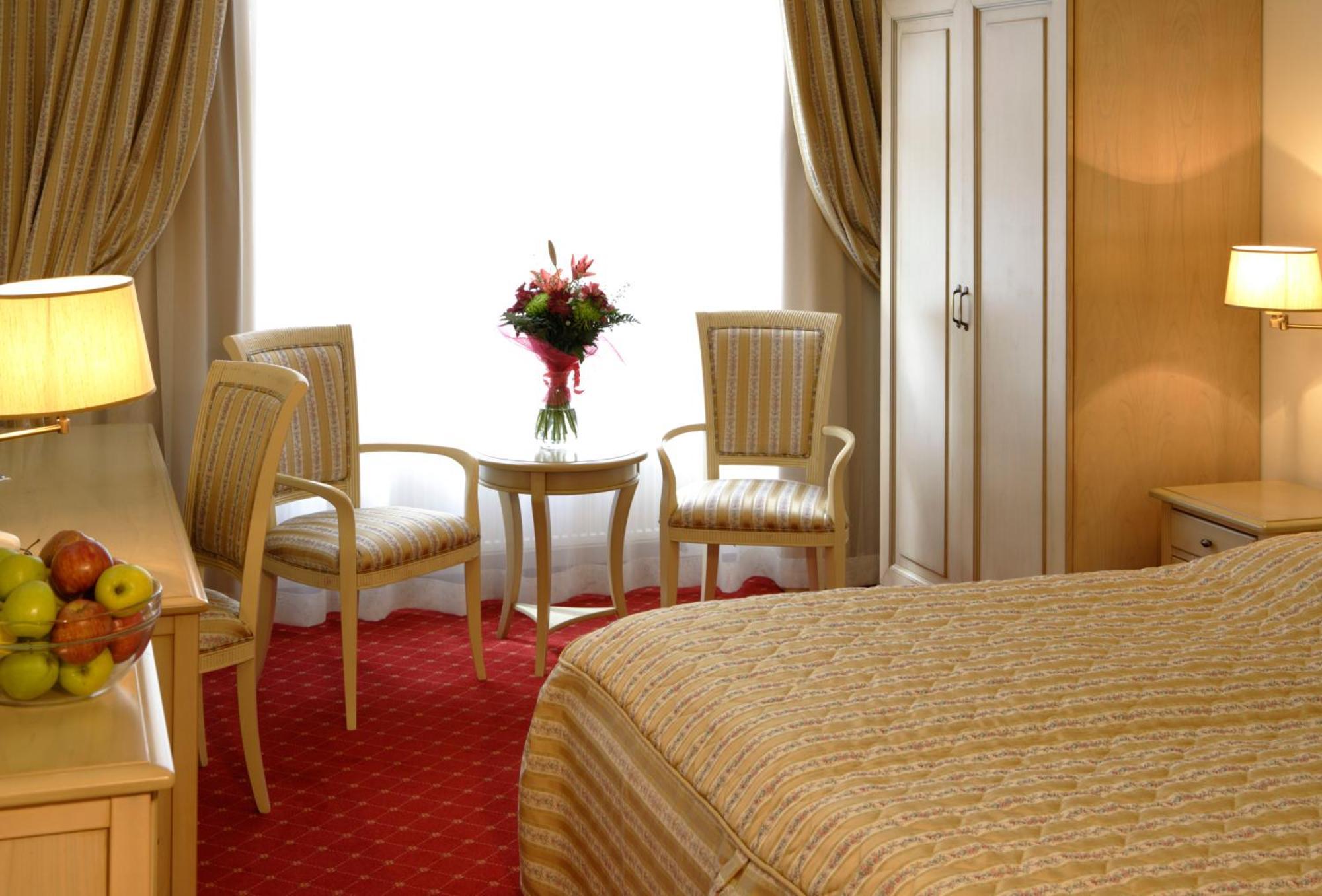 Comfort Double Room or Twin Room Wellness Swimming Pool Access