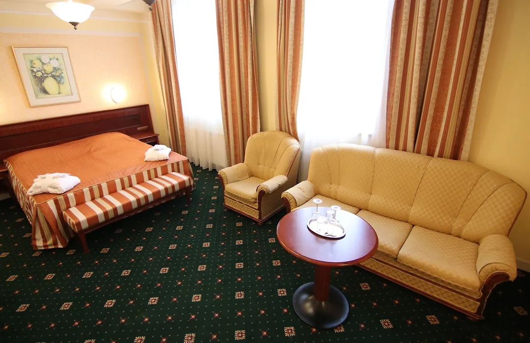 Humboldt Park Hotel & Spa-1