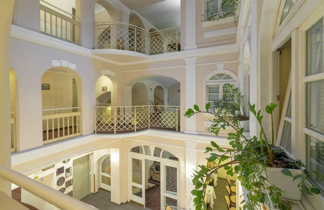 Promenada Romantic Hotel-1