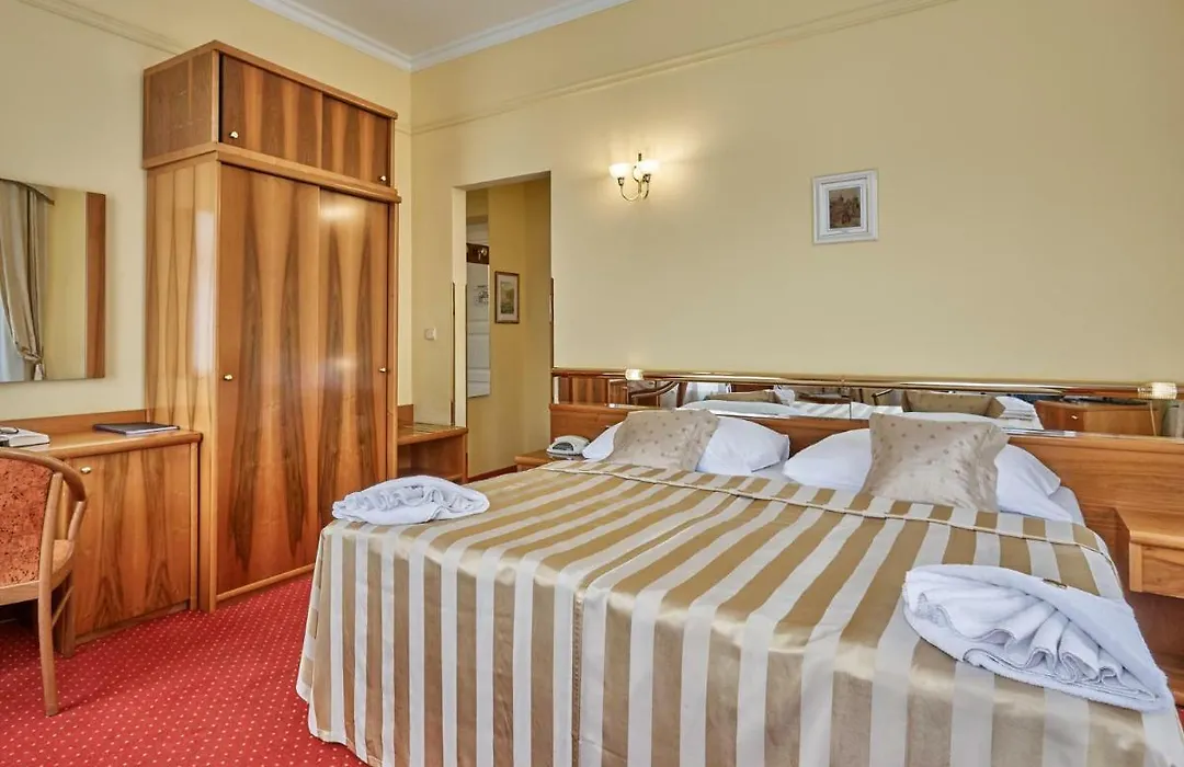 Hotel Sirius-1