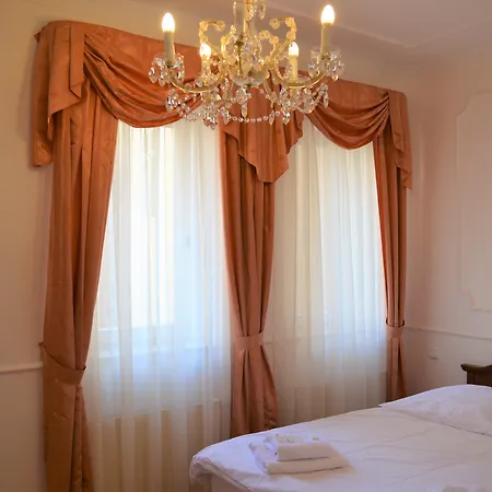 Hotel Renesance Krasna Kralovna-2